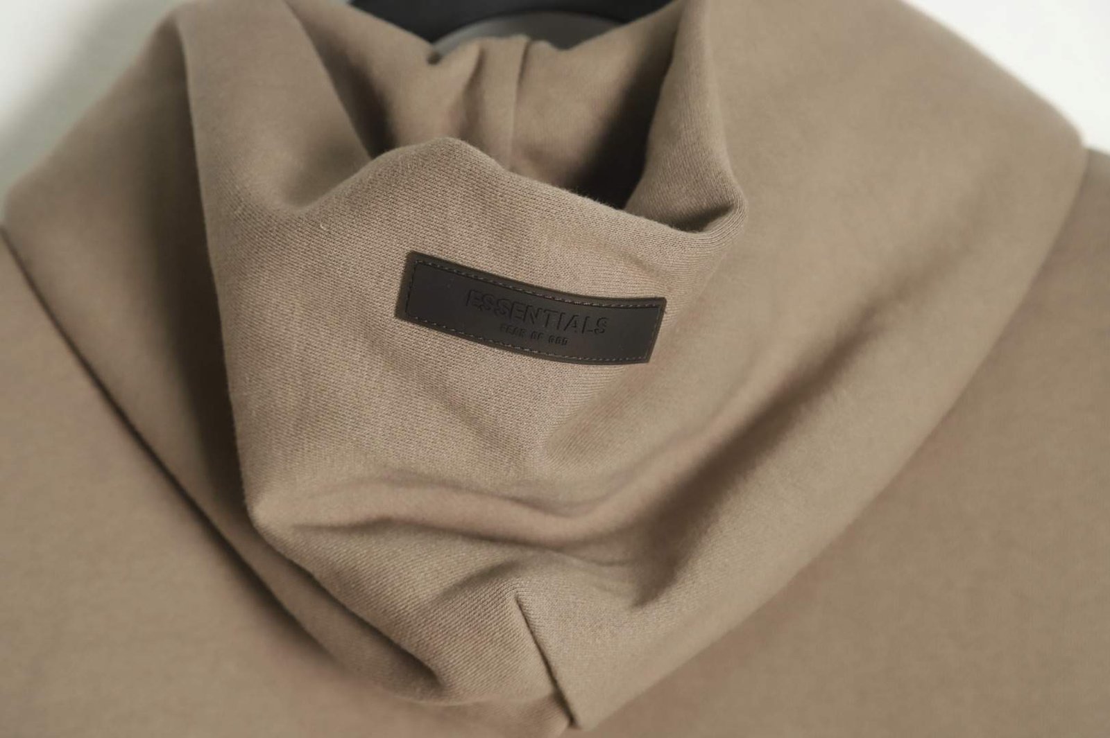 בגדי Fear Of God Essentials Hoodie – תמונה 3