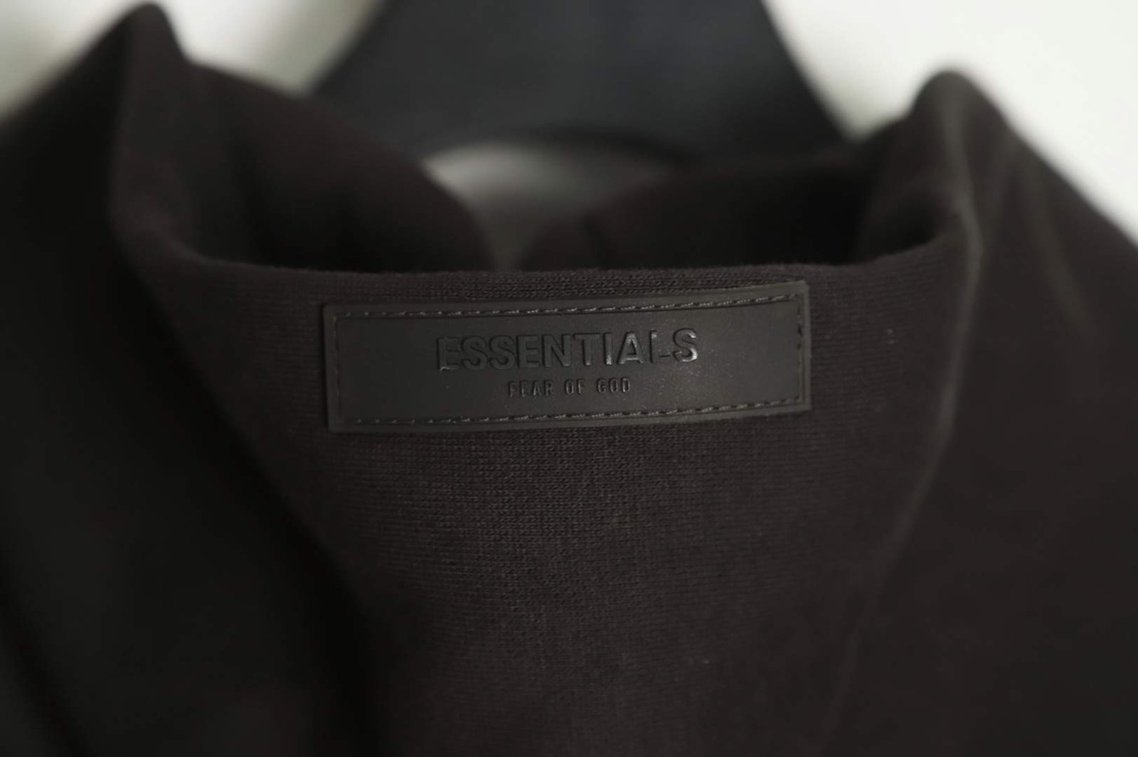 בגדי Fear Of God Essentials Hoodie – תמונה 3