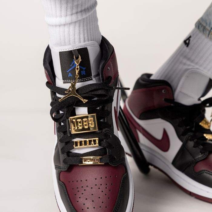 נעלי נייק אייר ג’ורדן | nike air jordan 1 mid beetroot – תמונה 4