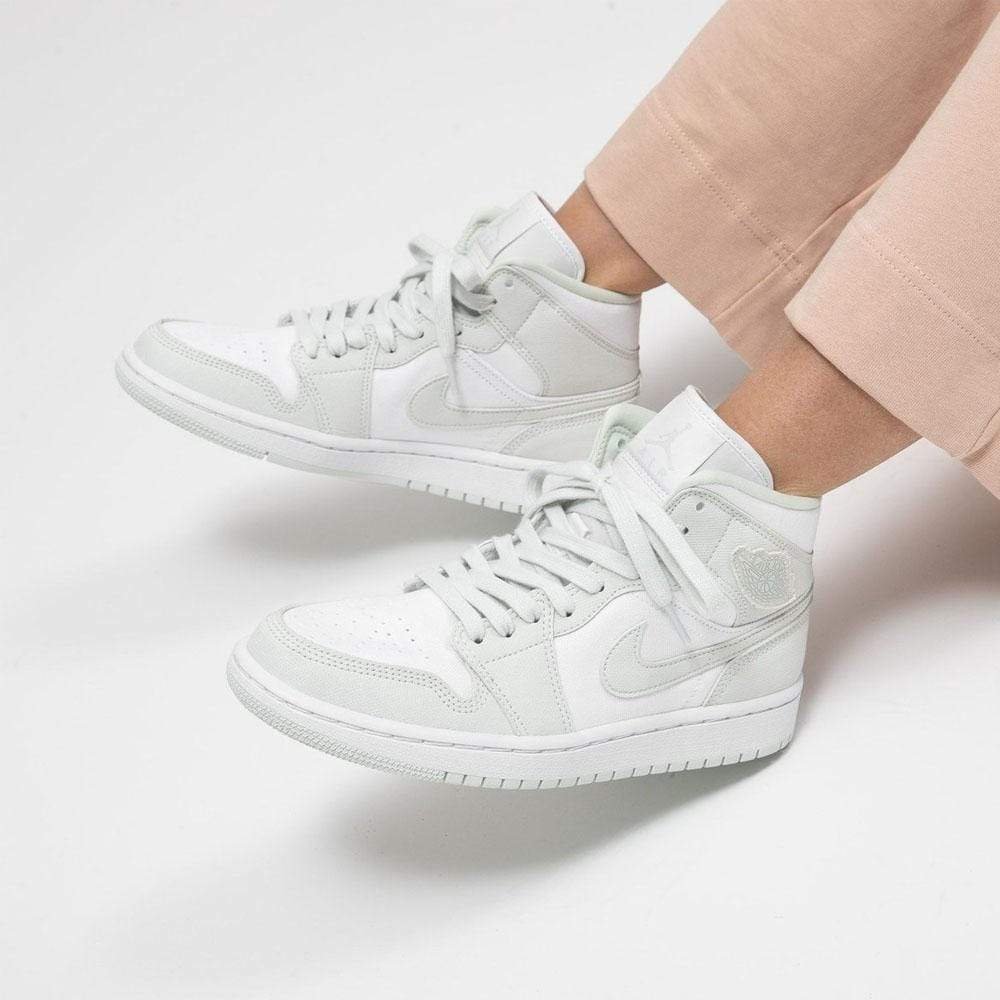 נעלי נייק אייר ג’ורדן | nike air jordan 1 mid spruce aura – תמונה 3