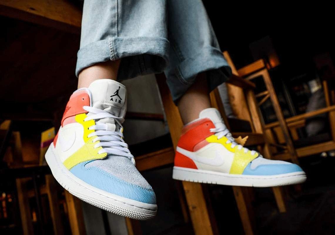 נעלי נייק אייר ג’ורדן | nike air jordan 1 mid to my first coach – תמונה 4