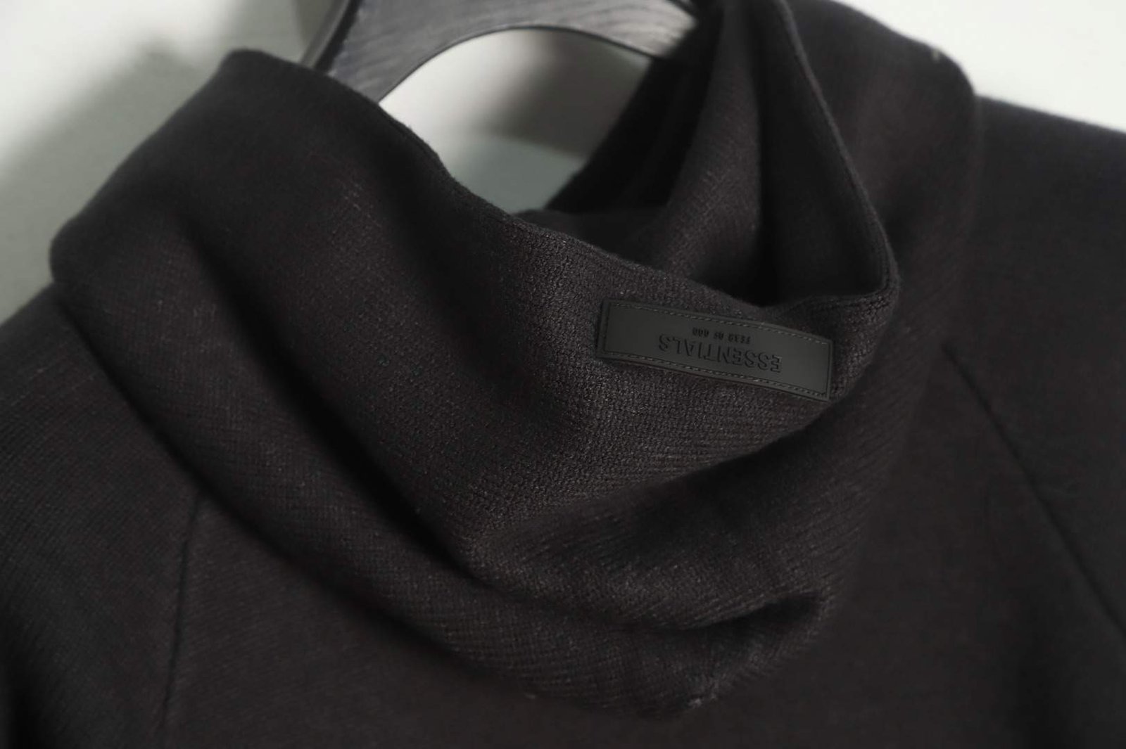 בגדי Fear Of God Essentials Hoodie – תמונה 4