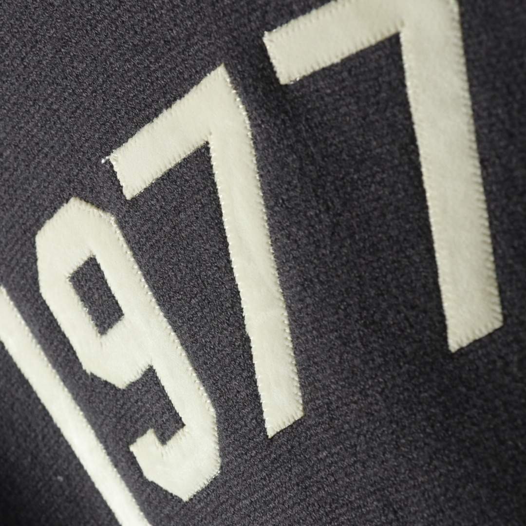 בגדי Fear Of God Essentials Hoodie SS23 – תמונה 3