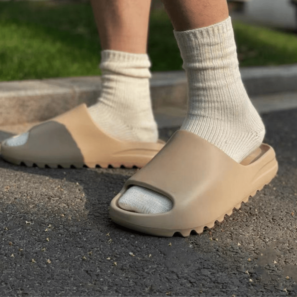 כפכפי ייזי סלייד | Adidas Yeezy Slide Pure – תמונה 3