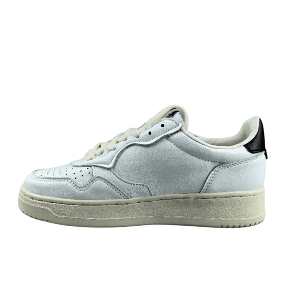 Autry Medalist Low Leather White Black  600x600