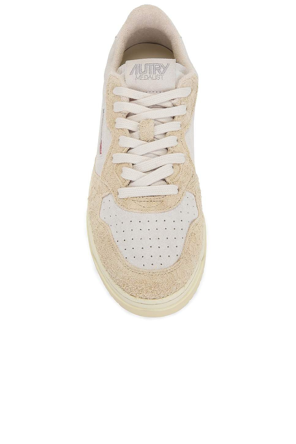 נעלי Autry Medalist Low Sneaker Ecru – תמונה 6