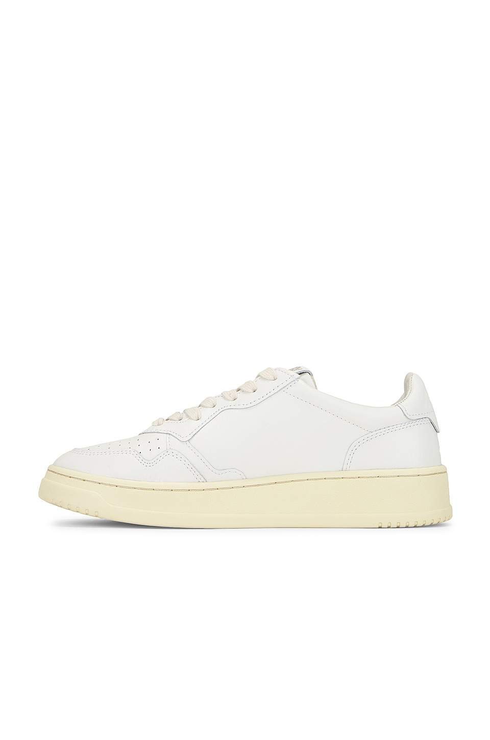 נעלי Autry Medalist Low Sneaker Goat White – תמונה 2