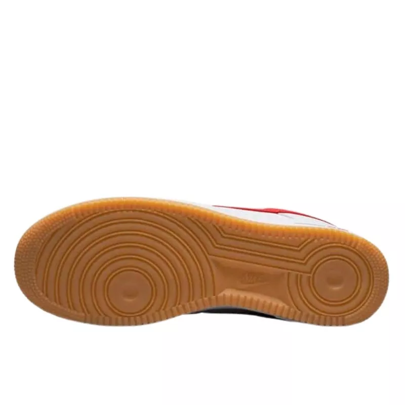 נעלי נייק | Nike Air Force 1 Low 07 Color of the Month University Red Gum – תמונה 3