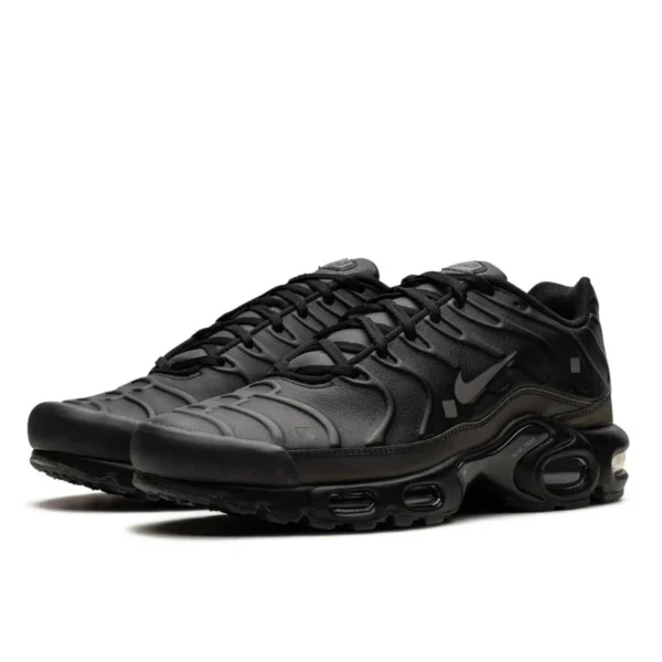 Air max plus a cold wall black 2 600x600