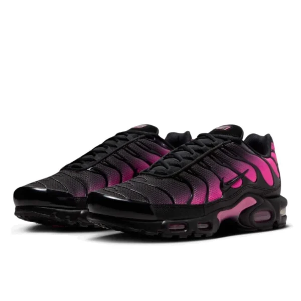 Air max plus black hyper pink 1 600x600