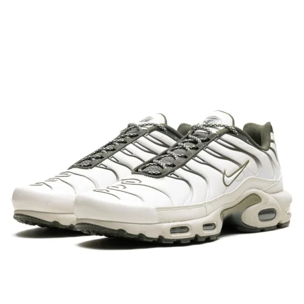 Air max plus light bone 2 600x600