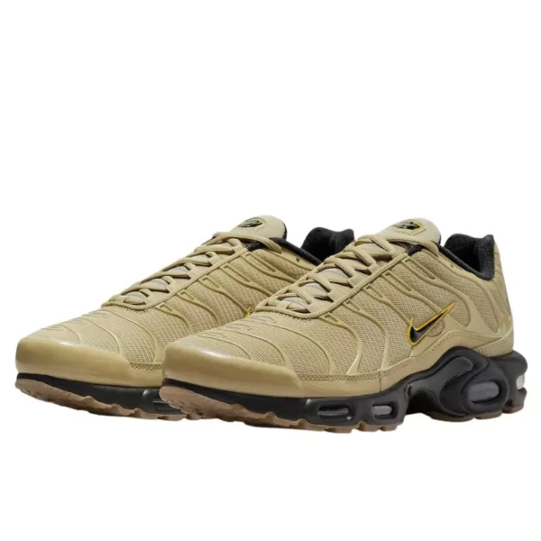Air max plus og gold bullet 1 600x600