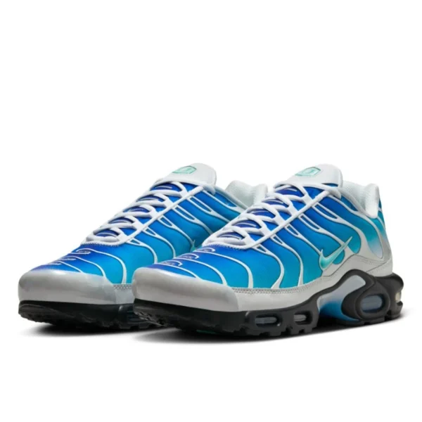 Air max plus one block down light photo blue 600x600