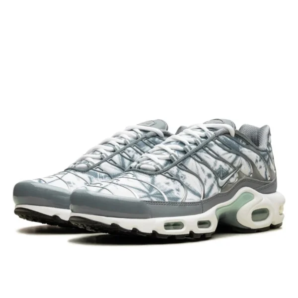 Air max plus origins effet tie dye 2 600x600