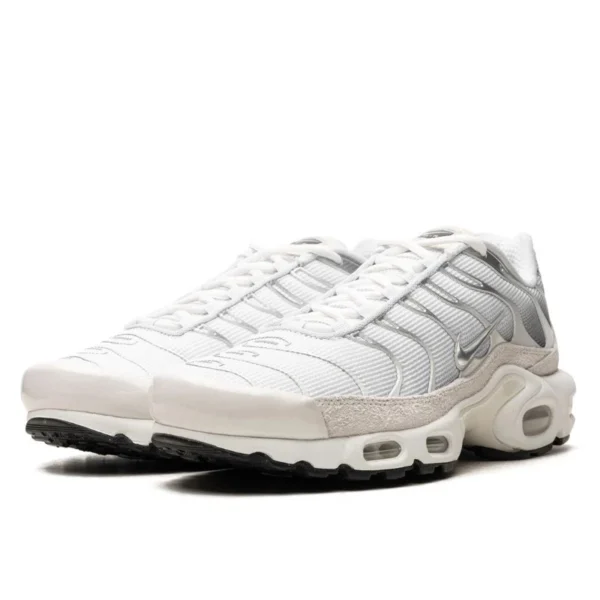 Air max plus pure platinum 2 600x600