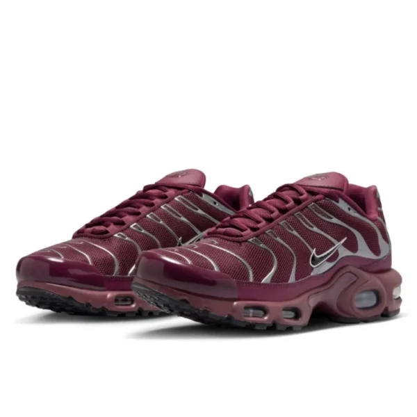 Air max plus se night maroon metallic silver 1 600x600