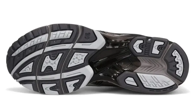 נעלי אקסיקס | Asics Gel Kayano 14 The Museum Visitor Black Grey – תמונה 3