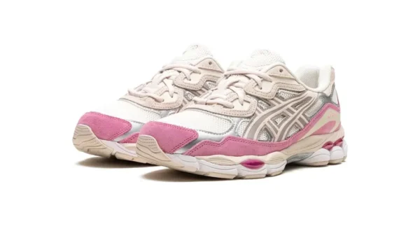 Asics gel nyc strawberries cream 2 600x340