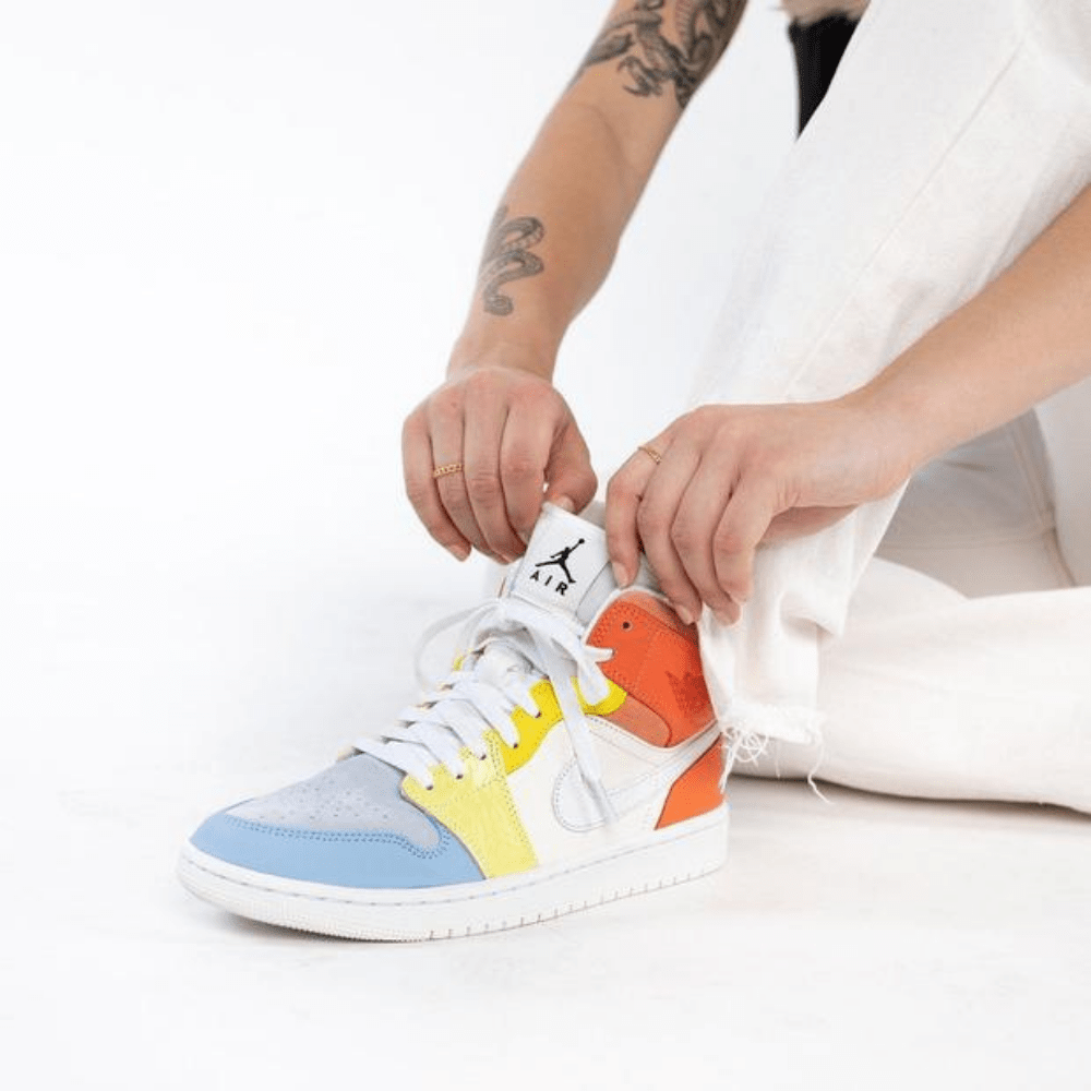 נעלי נייק אייר ג’ורדן | nike air jordan 1 mid to my first coach – תמונה 5