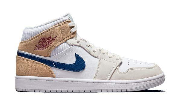 נעלי נייק אייר ג’ורדן | Nike Air Jordan 1 Mid Appears