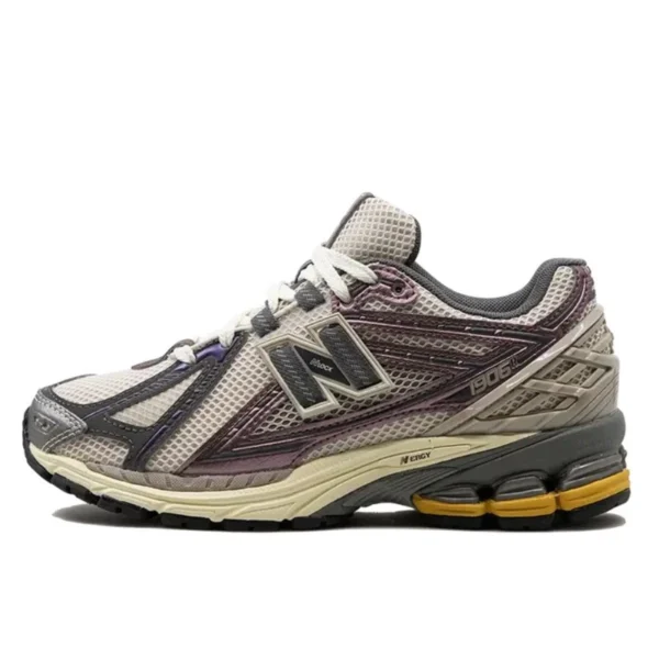 נעלי ניו באלאנס | New Balance 1906R Licorice