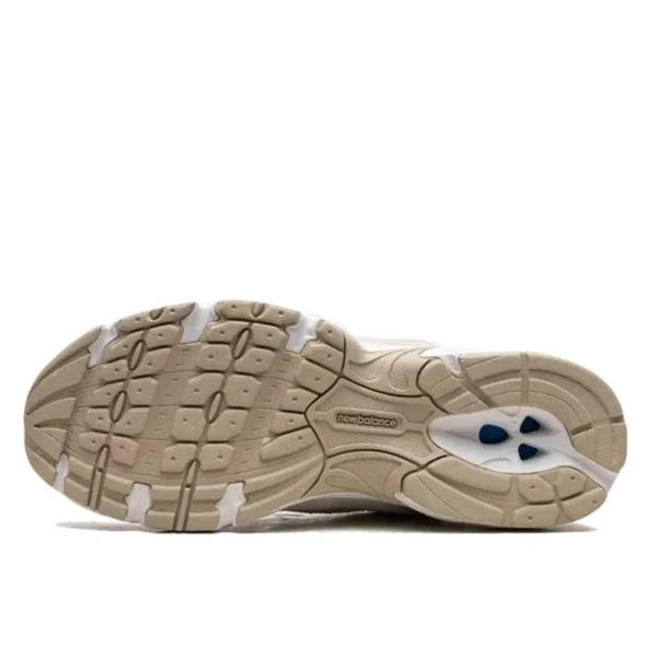 New balance 530 sea salt moonbeam 600x600