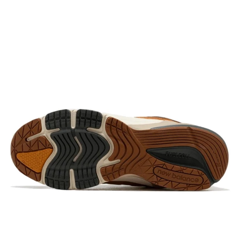 נעלי ניו באלאנס | New Balance 990 V6 Carhartt WIP Sculpture Center – תמונה 4