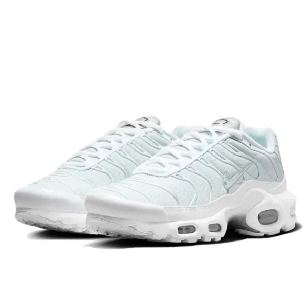 Nike air max plus white metallic silver 1 600x600