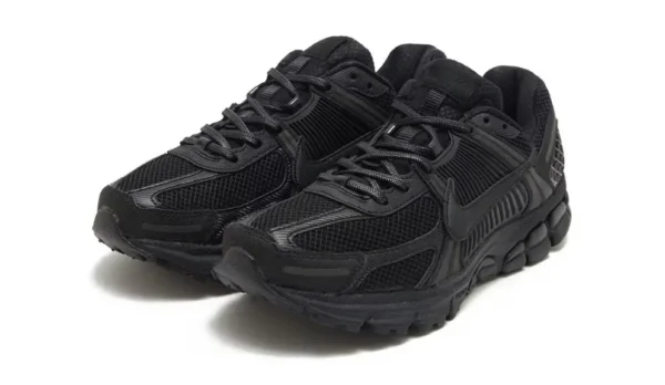 Nike vomero 5 triple black 600x348