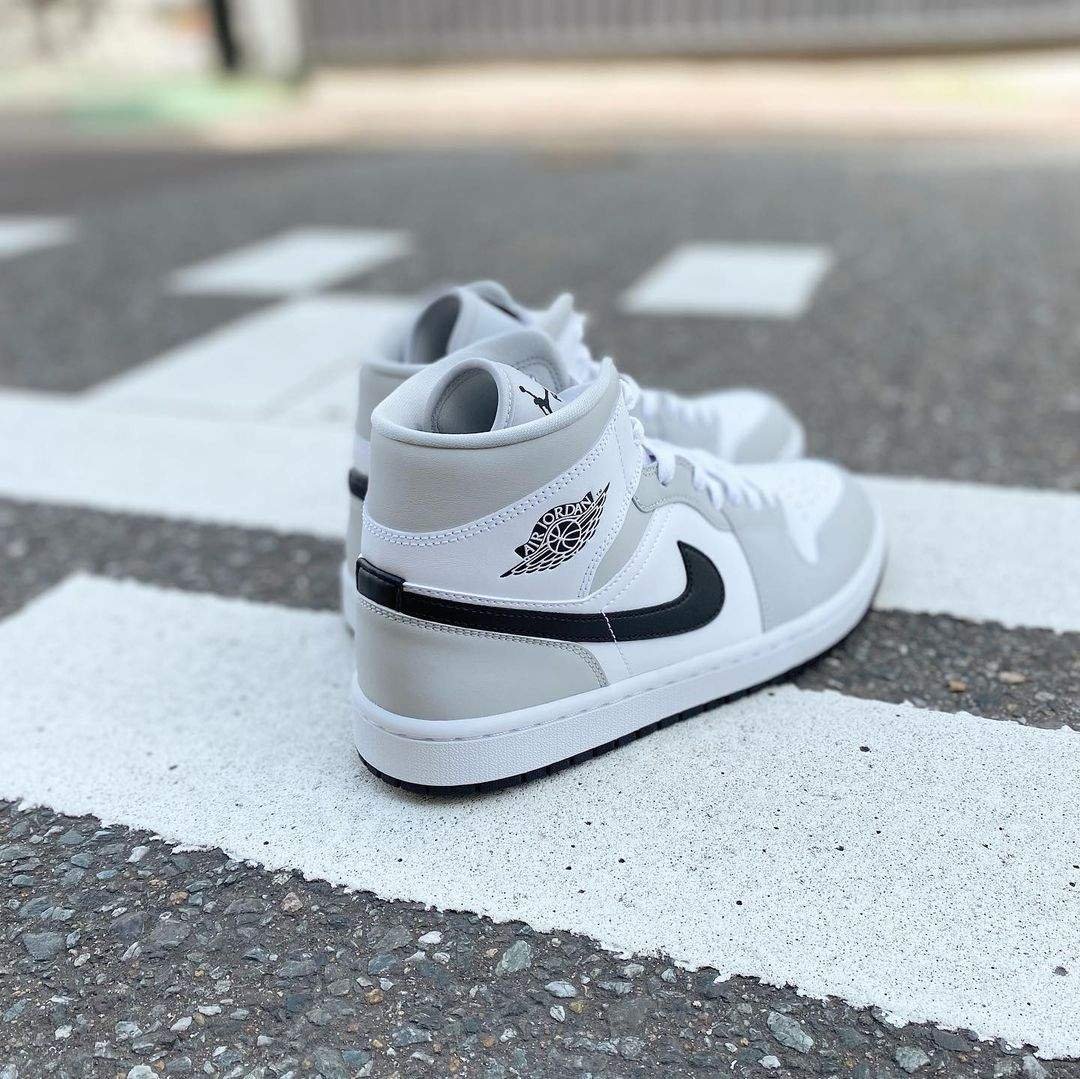 נעלי נייק אייר ג’ורדן | Nike Air Jordan 1 Mid Light Smoke 2021 – תמונה 5