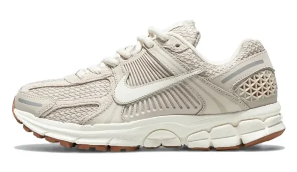 נעלי נייק | Nike Zoom Vomero 5 Light Orewood Brown