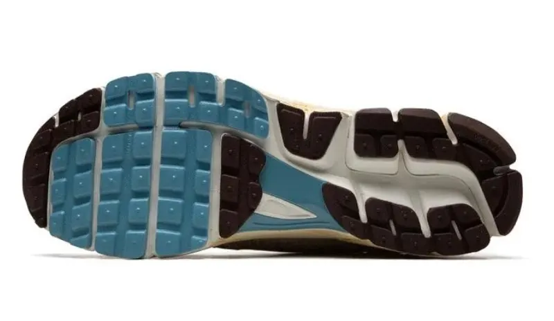 נעלי נייק | Nike Zoom Vomero 5 Oatmeal – תמונה 4