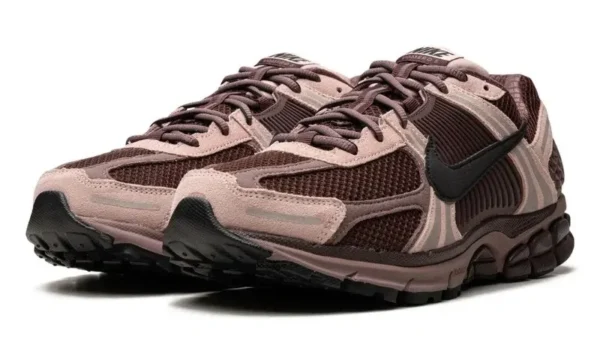 Nike zoom vomero 5 plum eclipse 2 600x348