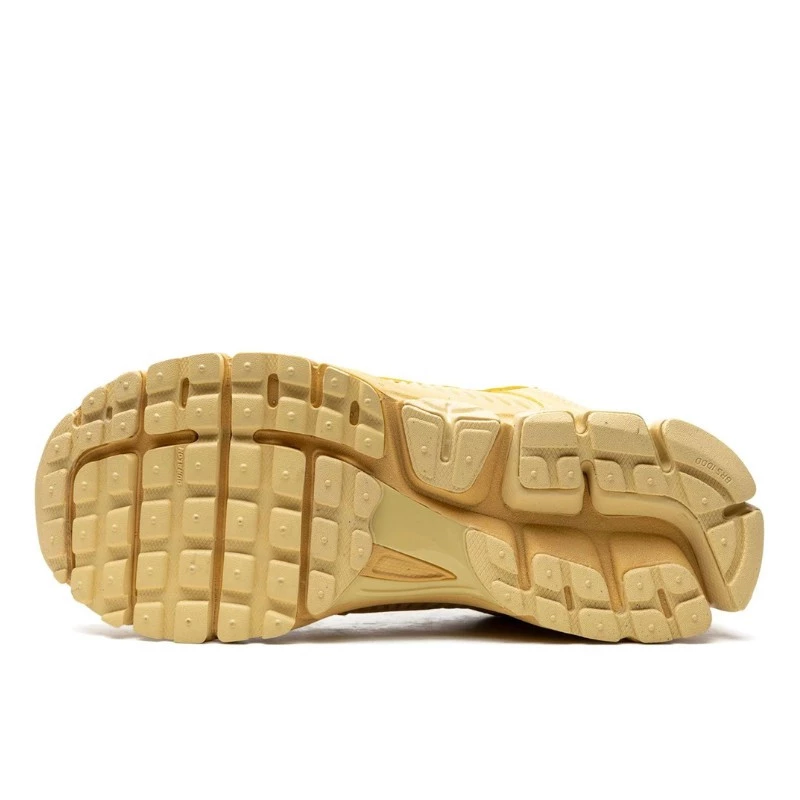 נעלי נייק | Nike Zoom Vomero 5 Saturn Gold – תמונה 4