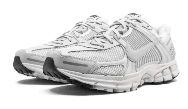 Nike zoom vomero 5 sp vast grey 2 600x348