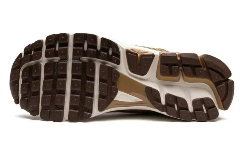 נעלי נייק | Nike Zoom Vomero 5 Wheat Grass Cacao Wow – תמונה 4