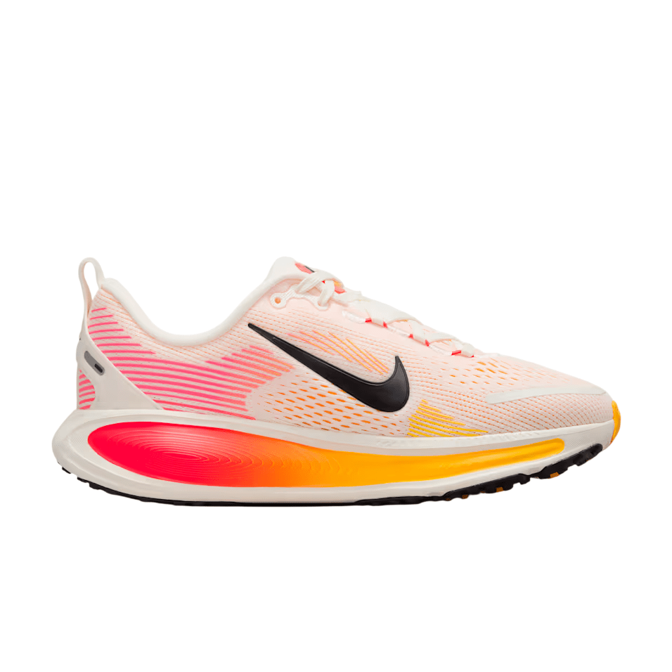 נעלי ריצות נייק | Nike Vomero 18 Road Running Shoes Sail/Laser Orange – תמונה 2
