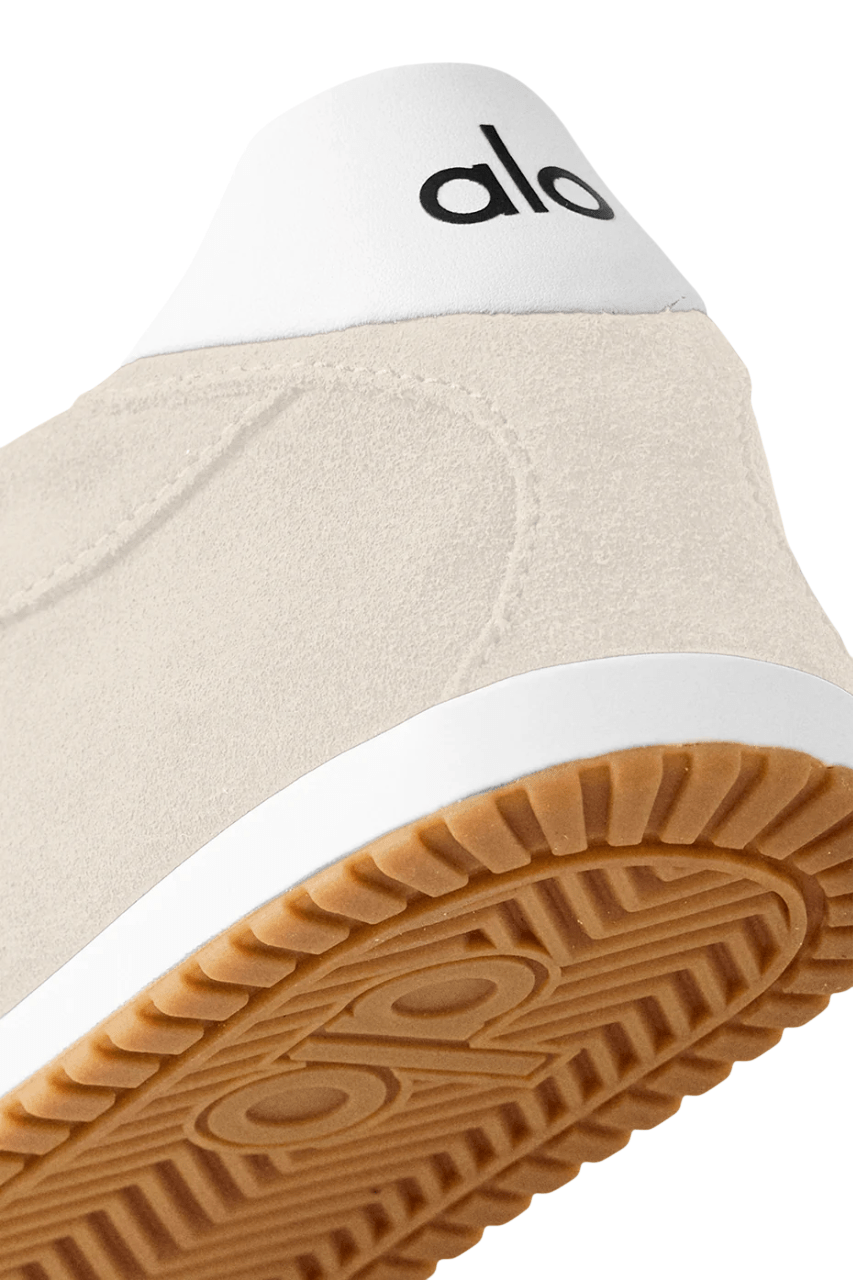 נעלי סניקרס אלו יוגה | ALO Sunset Sneaker Sandstone – תמונה 4