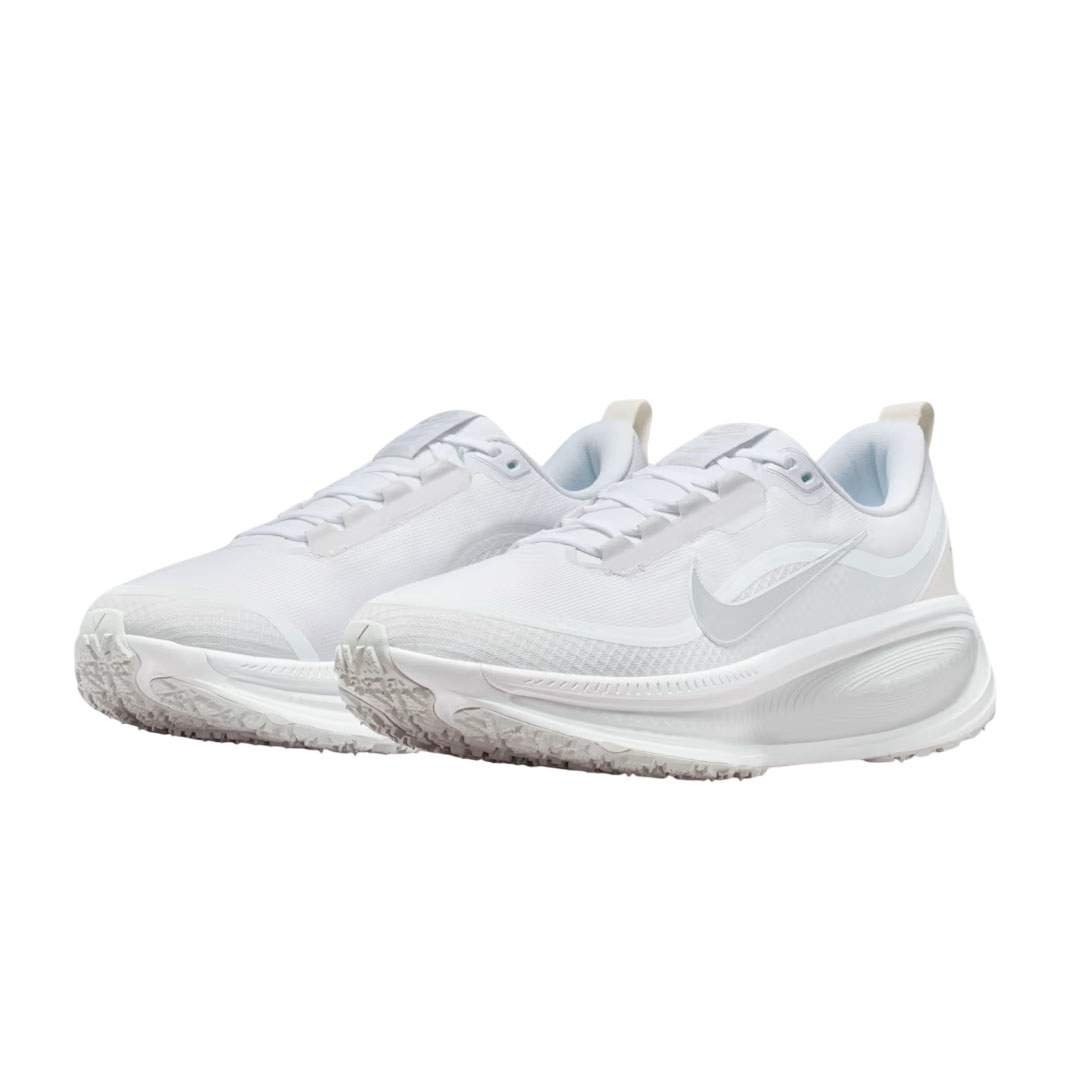 נעלי ריצות נייק | Nike Vomero 18 Road Running Shoes White/Pure Platinum – תמונה 4