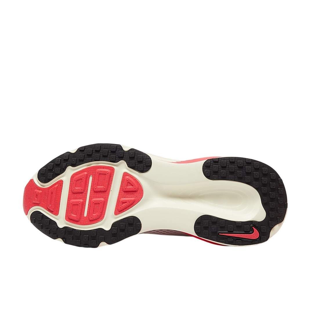 נעלי ריצות נייק | Nike Vomero 18 Platinum Tint/ Siren Red – תמונה 3