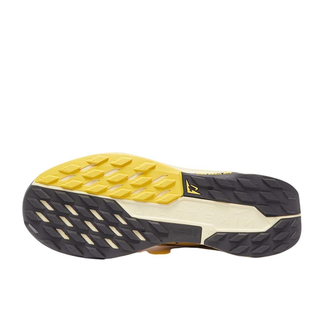 נעלי ריצות נייק | Nike Pegasus Trail 5 Saturn Gold/White – תמונה 3